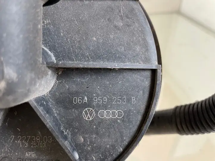 Audi A4 S4 B6 8E 8H (2000 - 2006) 06A959253B Насос вторичного воздуха — фото 3
