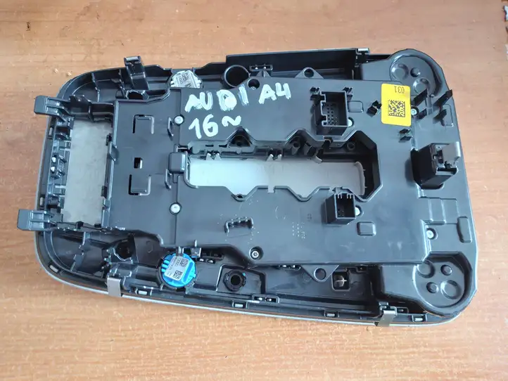 Audi A4 S4 B9 (2015 - 2019) 8W0947135D Передняя подсветка — фото 3