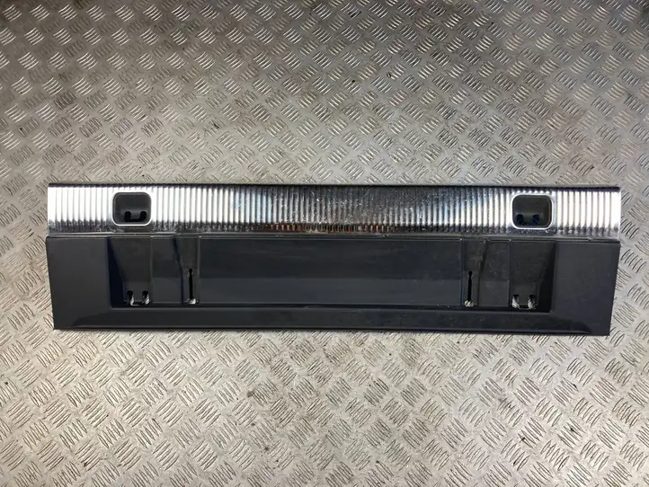 Audi Q3 8U (2011 - 2014) 8U0864483A Отделка порога багажника — фото 9