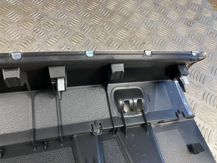 Audi Q3 8U (2011 - 2014) 8U0864483A Отделка порога багажника — фото 11