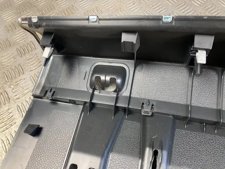 Audi Q3 8U (2011 - 2014) 8U0864483A Отделка порога багажника — фото 15