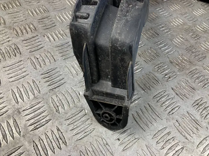 Audi Q3 8U (2011 - 2014) 8U0807453A Кронштейн заднего бампера — фото 9