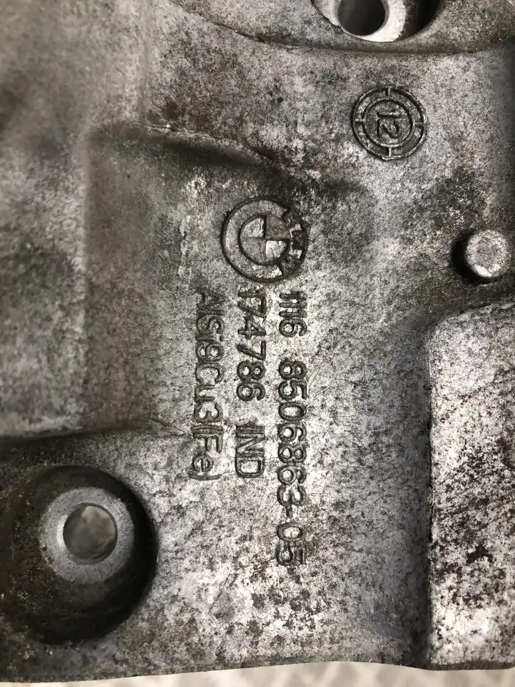 BMW 3 F30 F35 F31 (2012 - 2018) 174786 Кронштейн генератора — фото 2