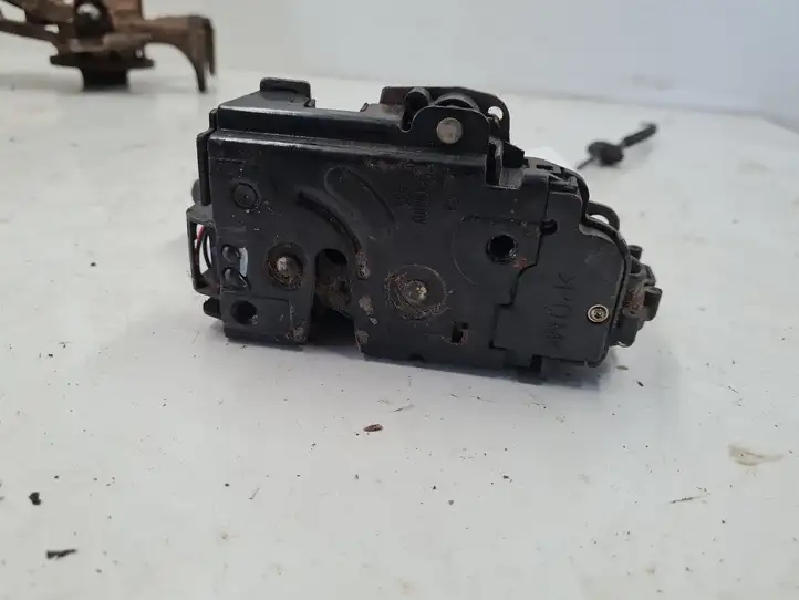 Volkswagen Golf IV (1998 - 2005) C6X1837013H Замок передней двери — фото 1