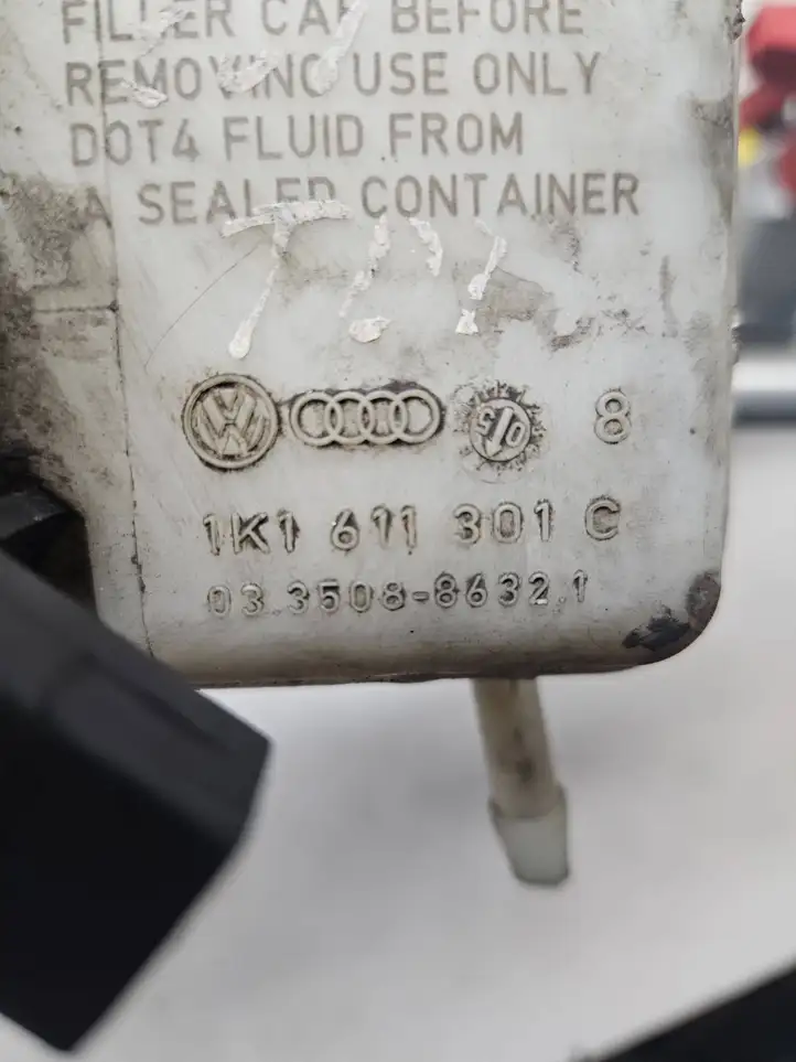 Audi A3/S3 8P (2004 - 2008) 1K1611301C Главный тормозной цилиндр — фото 5