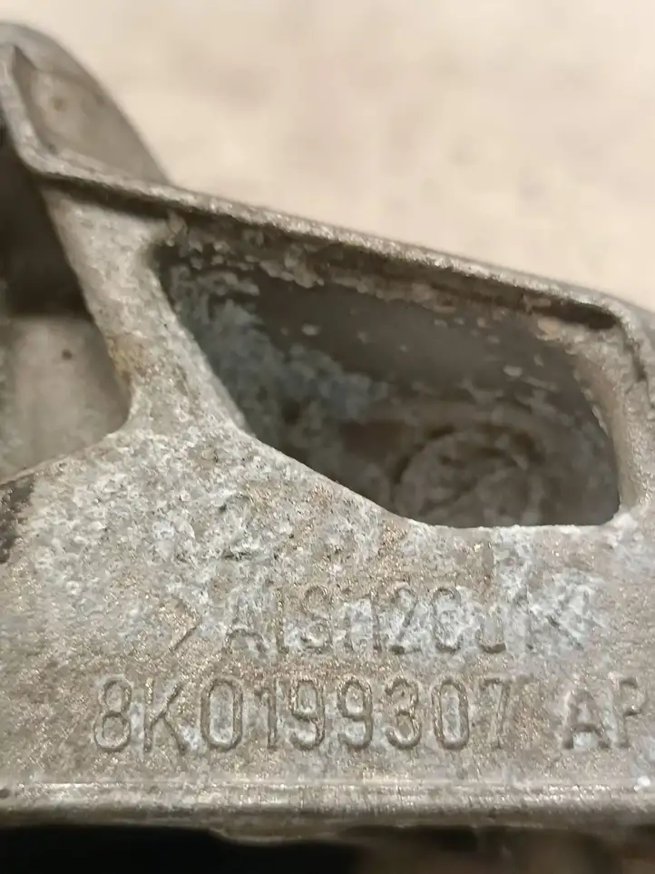 Audi A4 S4 B8 8K (2007 - 2011) 8K0199307A Кронштейн двигателя — фото 4