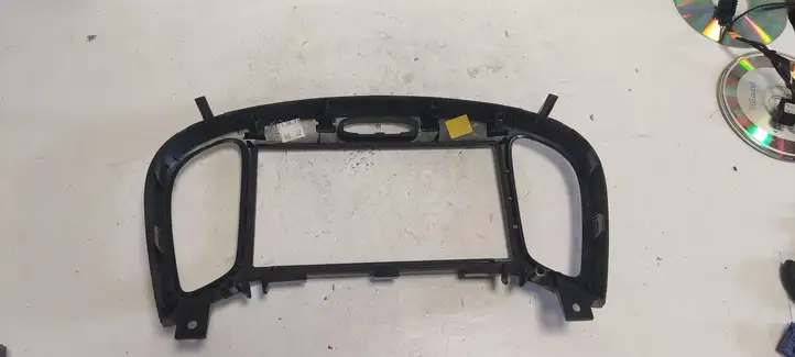 Nissan Juke I F15 (2010 - 2018) 68260BX80 Рамка декоративная — фото 2