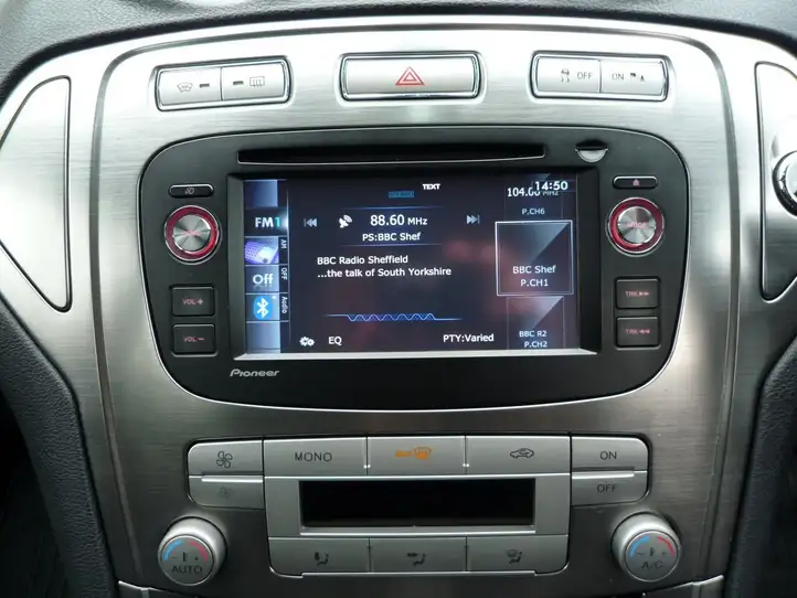 Ford Kuga I (2008 - 2012) AVICF9220BT Магнитола / мультимедийная система — фото 1