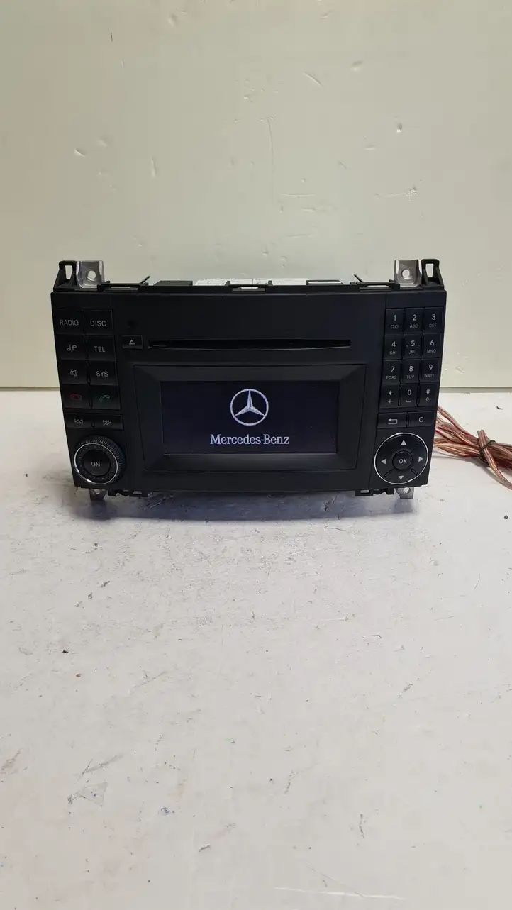 Mercedes-Benz Sprinter W906 (2006 - 2018) A1698705794 Магнитола / мультимедийная система — фото 1