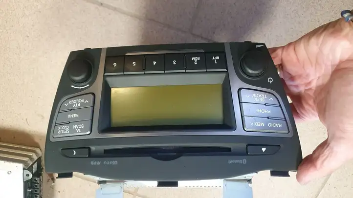 Hyundai ix35 (2013 - 2019) 961502Y010TJN Магнитола / мультимедийная система — фото 2
