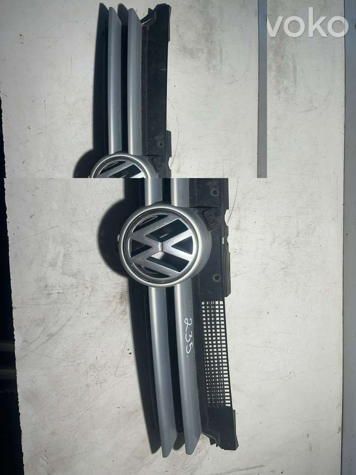 Volkswagen Golf IV (1998 - 2005)  1j0853655f Передняя решётка