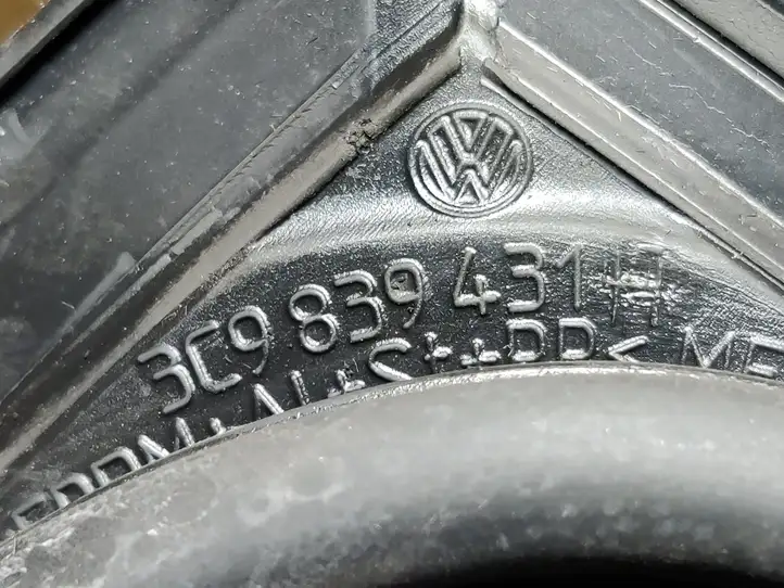 Volkswagen PASSAT B7 (2011 - 2014) 3C9839431 Накладка стекла задней двери — фото 3