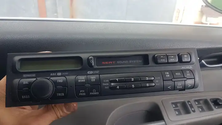 Seat Leon (1M) (1998 - 2006) 1M0035186C Магнитола / мультимедийная система — фото 4