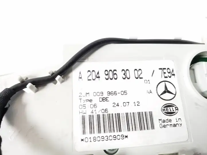 Mercedes-Benz C W204 (2007 - 2014) A2049063002 Передняя подсветка — фото 3
