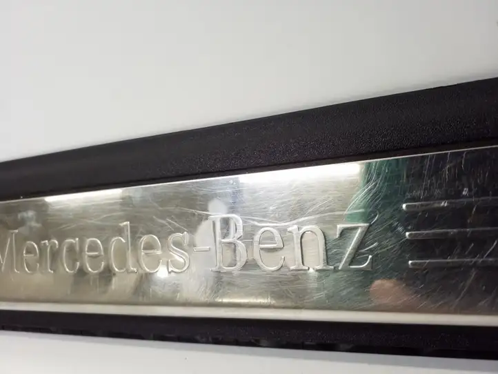 Mercedes-Benz SLK R172 (2011 - 2017) A1726800635 Внутренняя отделка переднего порога — фото 2