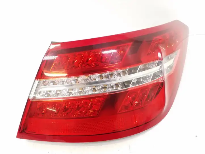 Mercedes-Benz E C207 W207 (2009 - 2017) A2078200264 Задний фонарь в кузове — фото 1