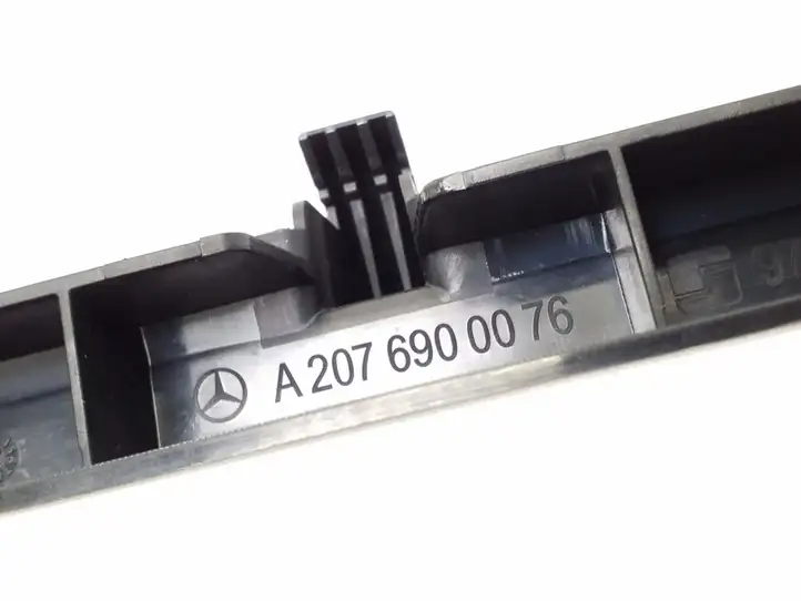 Mercedes-Benz E C207 W207 (2009 - 2017) A2076900076 Прочие детали салона — фото 3