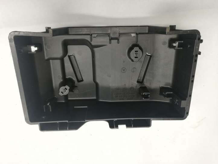 Mercedes-Benz C W205 (2014 - 2021)  A2055400840 Крышка ящика предохранителей