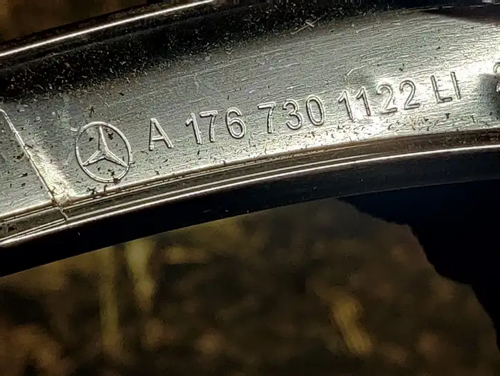 Mercedes-Benz GLA W156 (2013 - 2017) A1767301122 Прочая отделка задней двери — фото 3