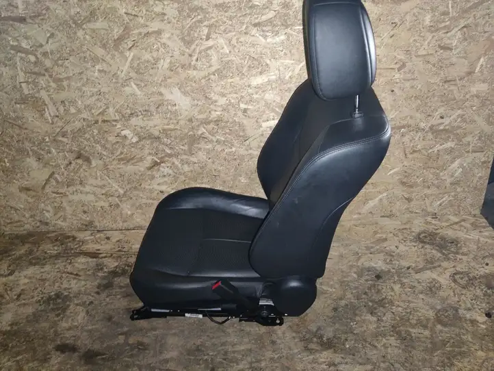 Infiniti Q70 Y51 (2013 - 2019) Переднее сиденье пассажира — фото 5