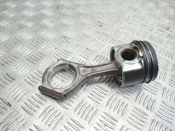 Subaru Forester SH (2008 - 2013)   Поршень (поршни)