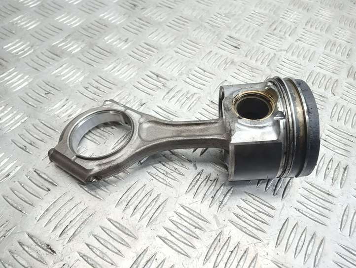 Subaru Forester SH (2008 - 2013)   Поршень (поршни)