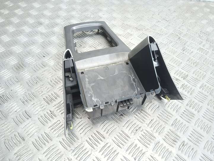 Subaru Forester SH (2008 - 2013)  92122SC030 Рамка рычага переключения передач