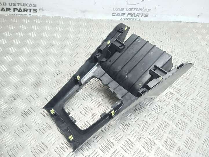 Subaru Forester SH (2008 - 2013)  92122SC030 Рамка рычага переключения передач