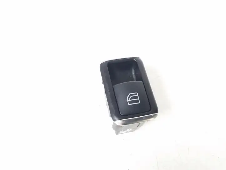 Mercedes-Benz A W176 (2012 - 2018) Кнопка стеклоподъемников — фото 1