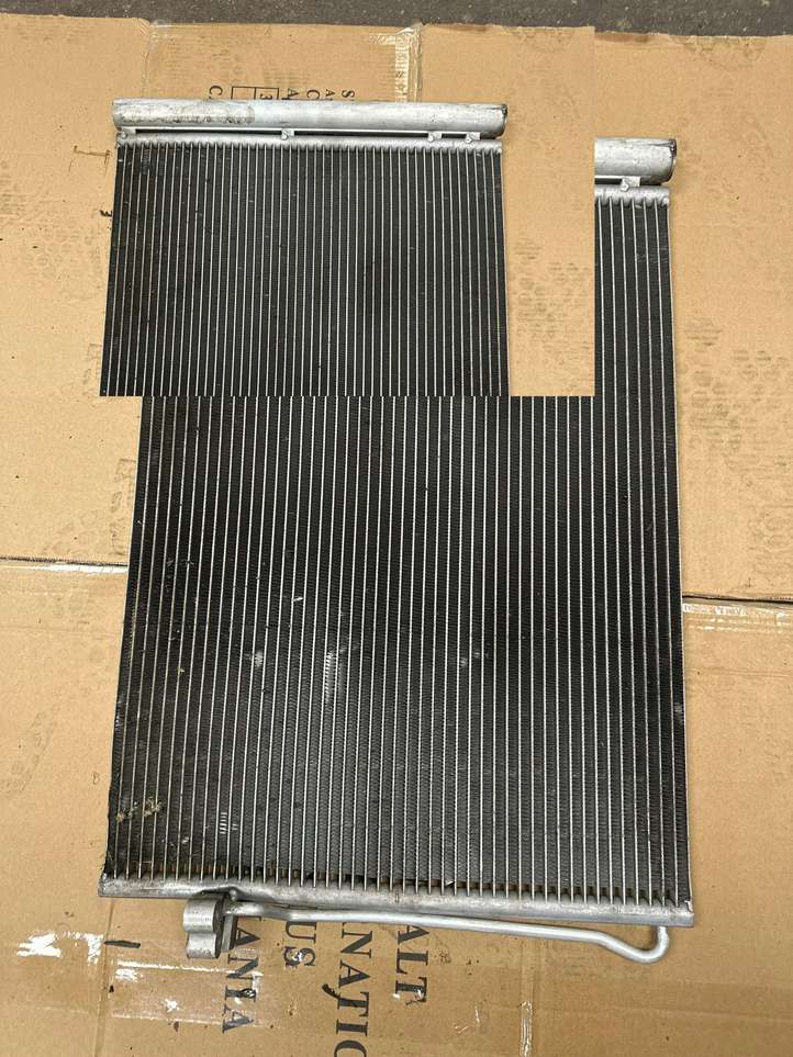 BMW X5 E70 (2006 - 2013)  9239992 Радиатор охлаждения кондиционера воздуха