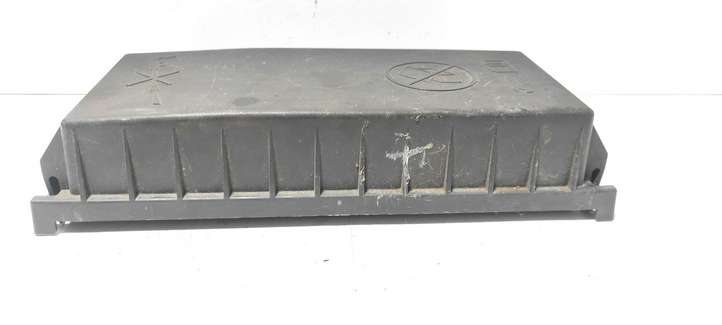 Opel Astra (2009 - 2012)  13403357 Крышка ящика предохранителей