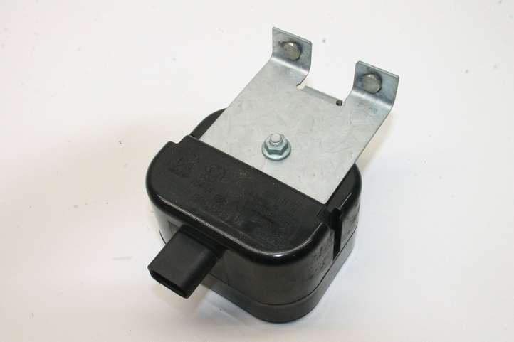 Audi TT (1998 - 2003)  8L0951605 Сирена сигнализации