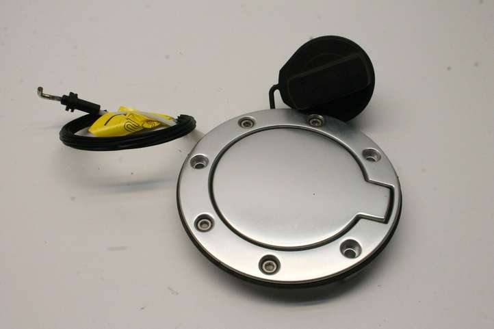 Audi TT (1998 - 2003)  8N8010163P Отделка у крышки топливного бака