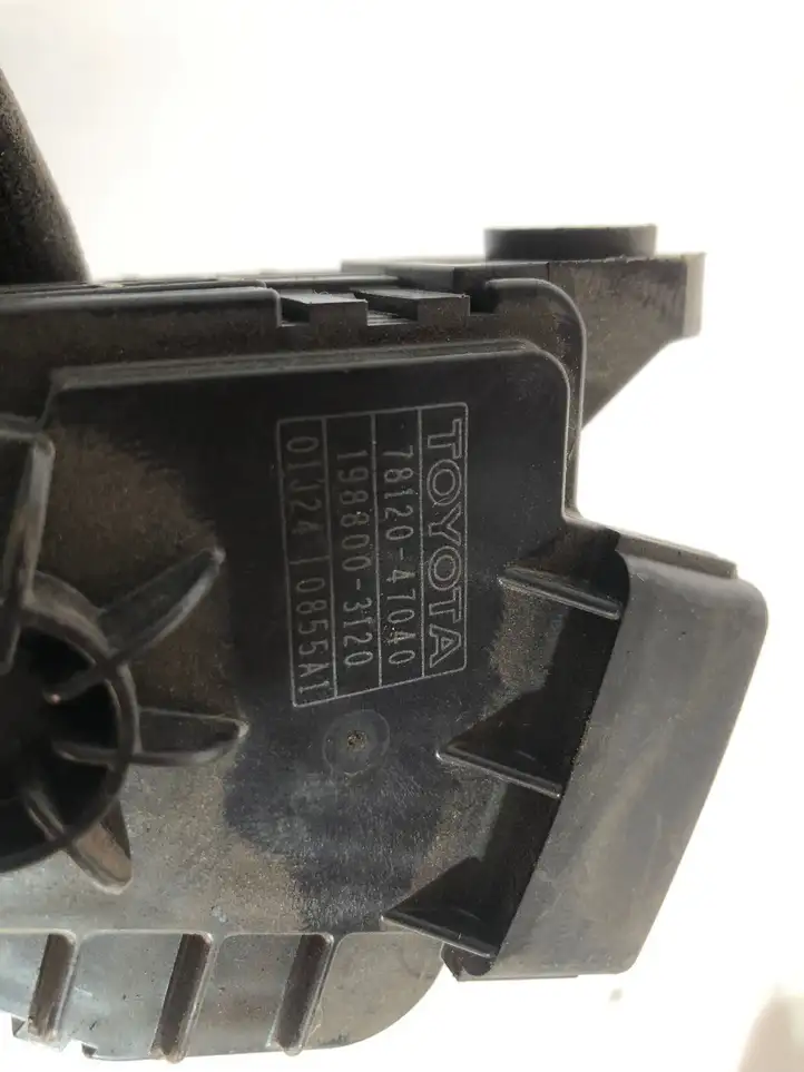 Toyota Prius (NHW20) (2003 - 2009) 7812047040 Педаль акселератора — фото 2