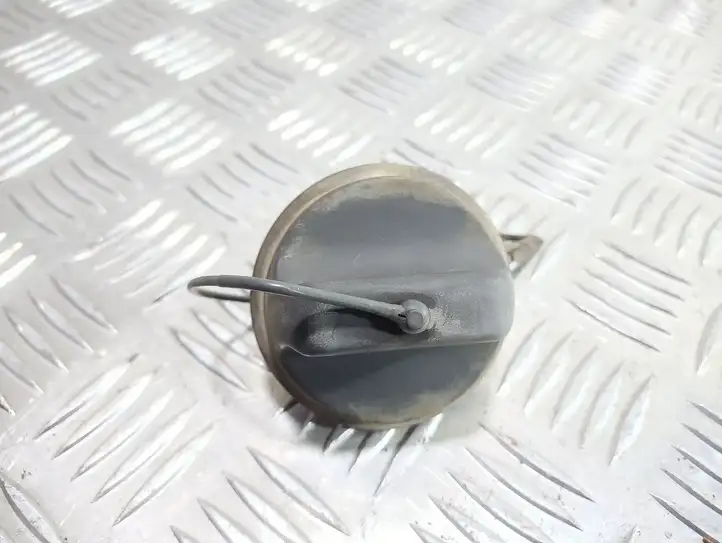 Renault Scenic I (1996 - 2003)  7700812369 Закручивающаяся крышка