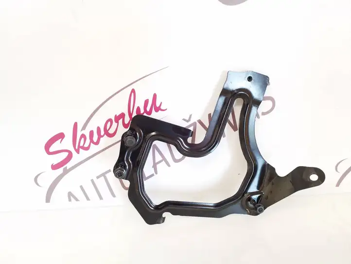 Volvo XC40 (2017 - ) 8888173584 Кронштейн ЭБУ двигателя — фото 1