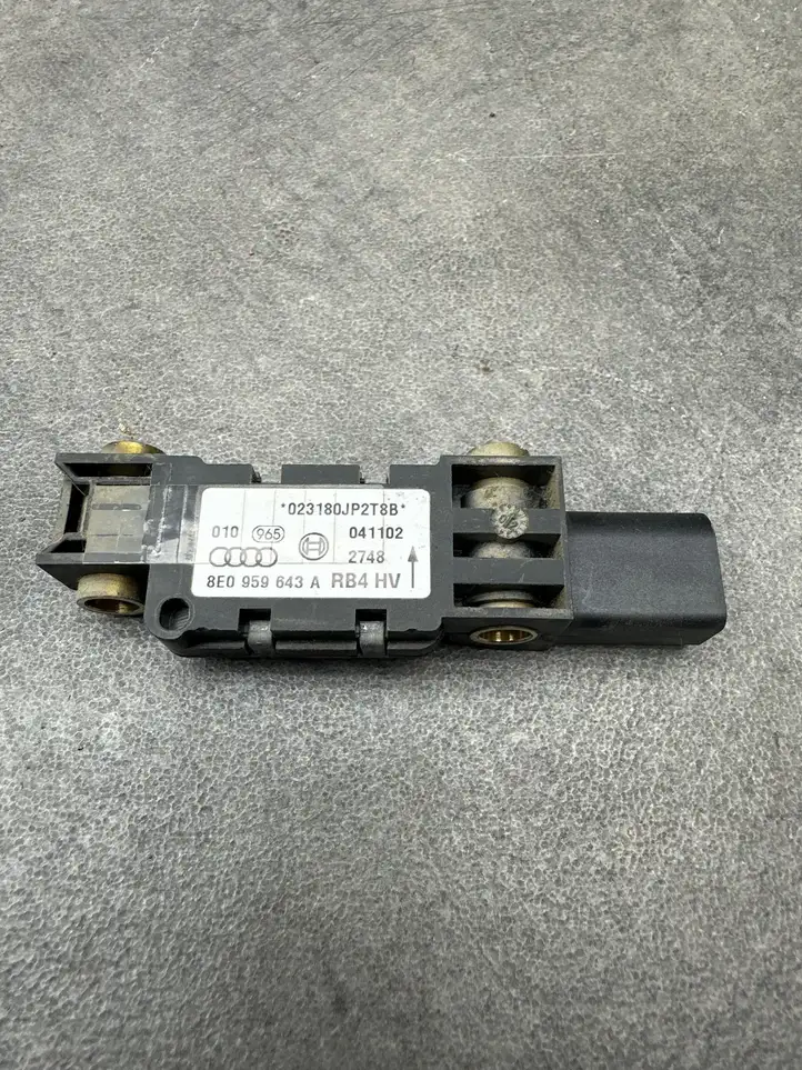 Audi A4 S4 B6 8E 8H (2000 - 2006) 8E0959643A Датчик удара SRS — фото 1