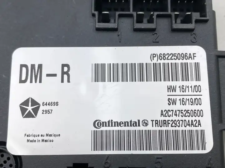 Chrysler Pacifica (2016 - ) 68225096AF Блок управления раздвижными дверями (ECU) — фото 8