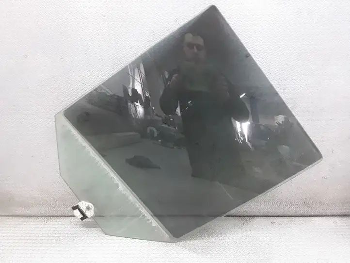 Land Rover Range Rover Sport L320 (2005 - 2009) Стекло задней двери — фото 1