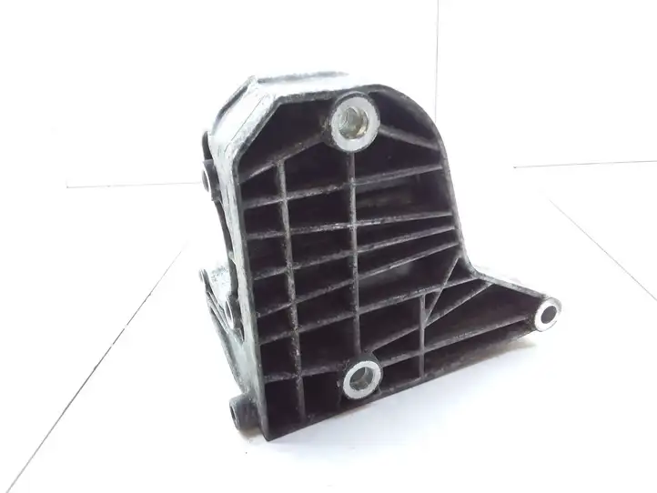 BMW 3 E90 E91 (2005 - 2012) 120868 Кронштейн насоса ГУР — фото 3