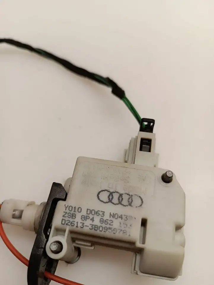 Audi A3/S3 8P (2008 - 2013) 8P4862153 Привод замка крышки топливного бака — фото 4