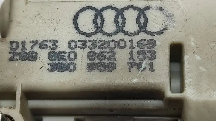 Audi A4 S4 B6 8E 8H (2000 - 2006) 8E0862153 Замок крышки топливного бака — фото 2
