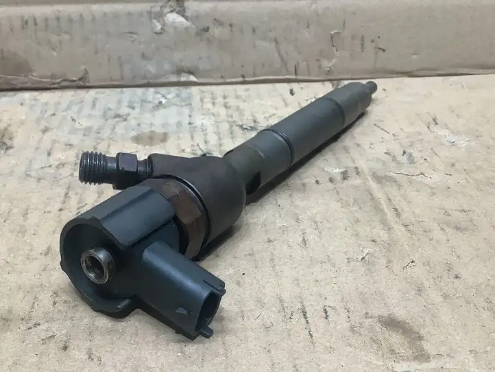 Hyundai i30 (2007 - 2012) 0445110256 Форсунка — фото 2