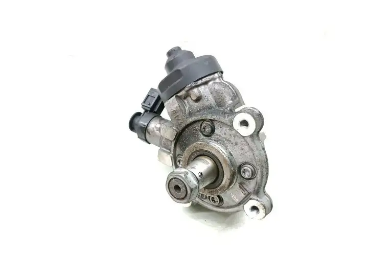 Audi A3/S3 8V (2012 - 2016) 04L130755D Топливный насос — фото 1