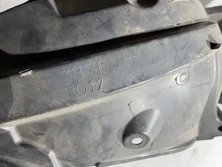 Toyota RAV 4 (XA40) (2012 - 2018) 538760f012 Подкрылок колесной арки — фото 2