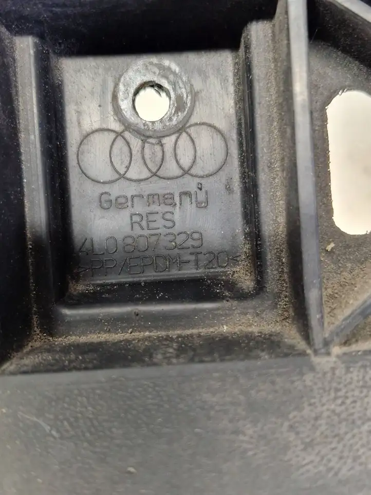 Audi Q7 4L (2005 - 2009) 4L0807329 Кронштейн заднего бампера — фото 2