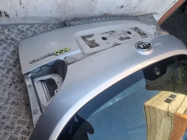 Kia Venga (2010 - 2014) Крышка багажника — фото 4