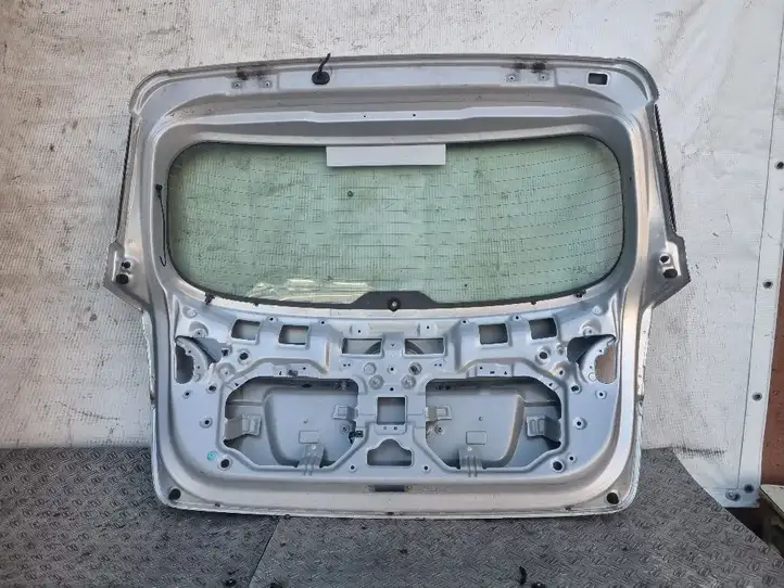 Kia Venga (2010 - 2014) Крышка багажника — фото 8