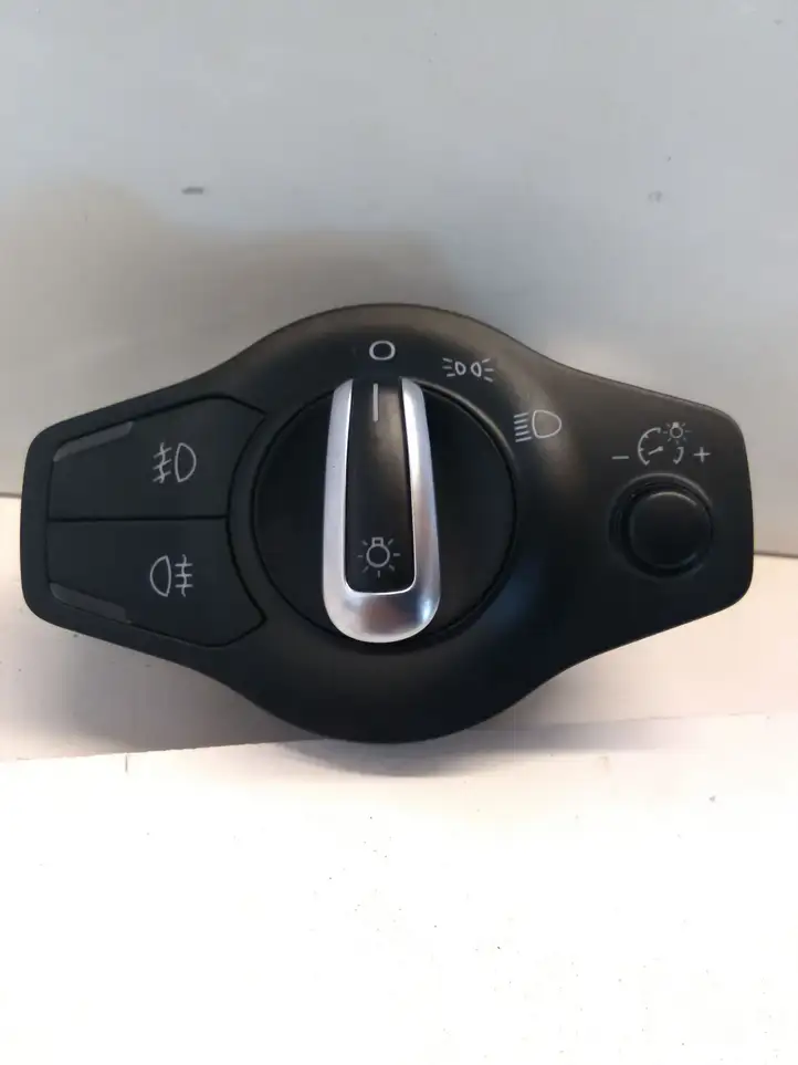 Audi A4 S4 B8 8K (2007 - 2011) 8K0941531AR Включатель фонарей — фото 1