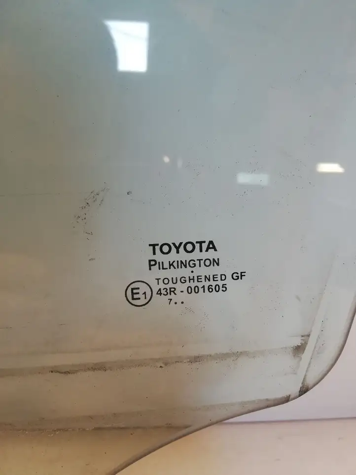 Toyota Avensis T270 (2015 - 2018) 43R001605 Стекло передней двери — фото 2